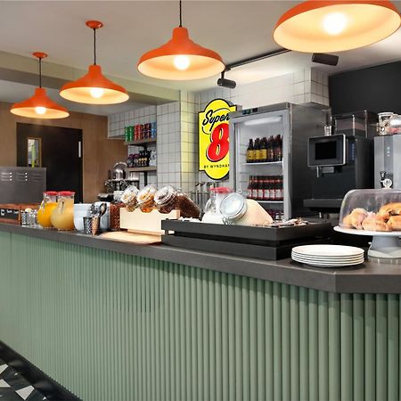 Super 8 By Wyndham Chester East Eksteriør bilde