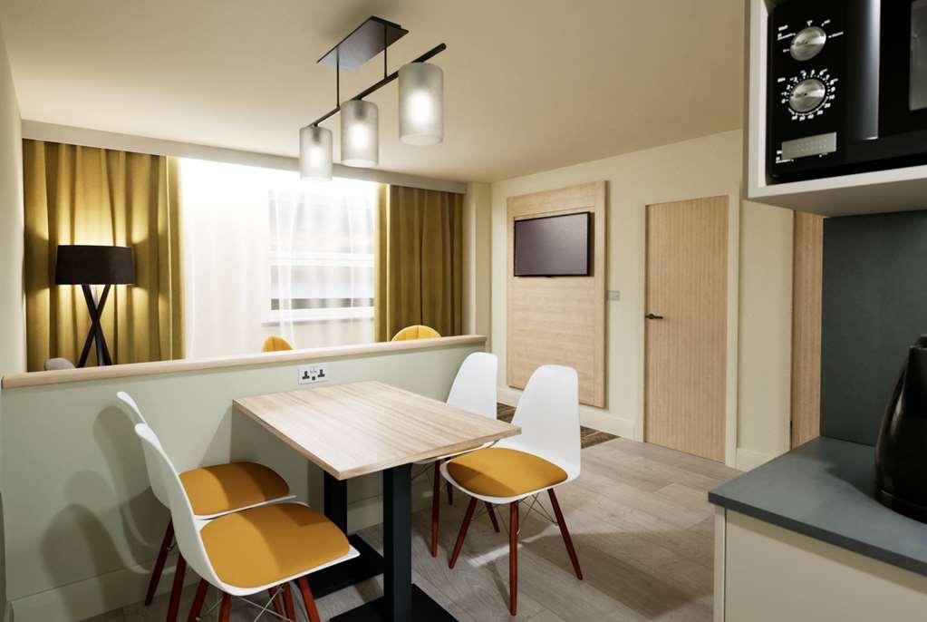 Super 8 By Wyndham Chester East Rom bilde