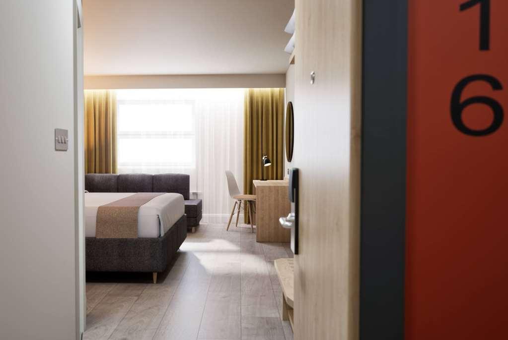 Super 8 By Wyndham Chester East Rom bilde